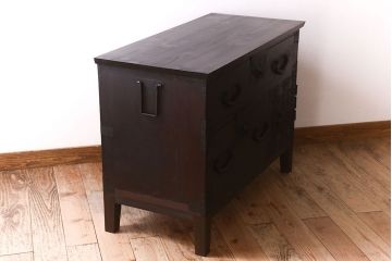 アンティーク家具　明治期　金具が立派な堂々とした箪笥ローチェスト(引き出し、テレビボード)