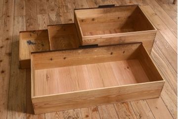 アンティーク家具　明治期　金具が立派な堂々とした箪笥ローチェスト(引き出し、テレビボード)