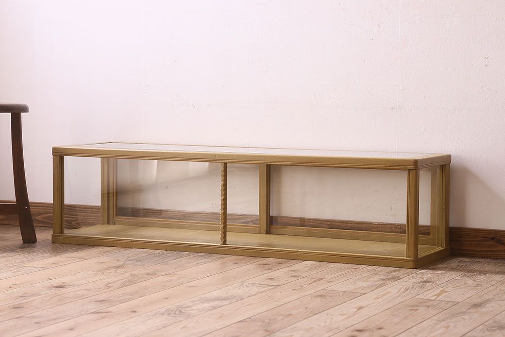 ペイント家具 大正〜昭和期 横長 シンプルなデザインが魅力的なガラスケース(ショーケース、飾り棚、陳列棚)