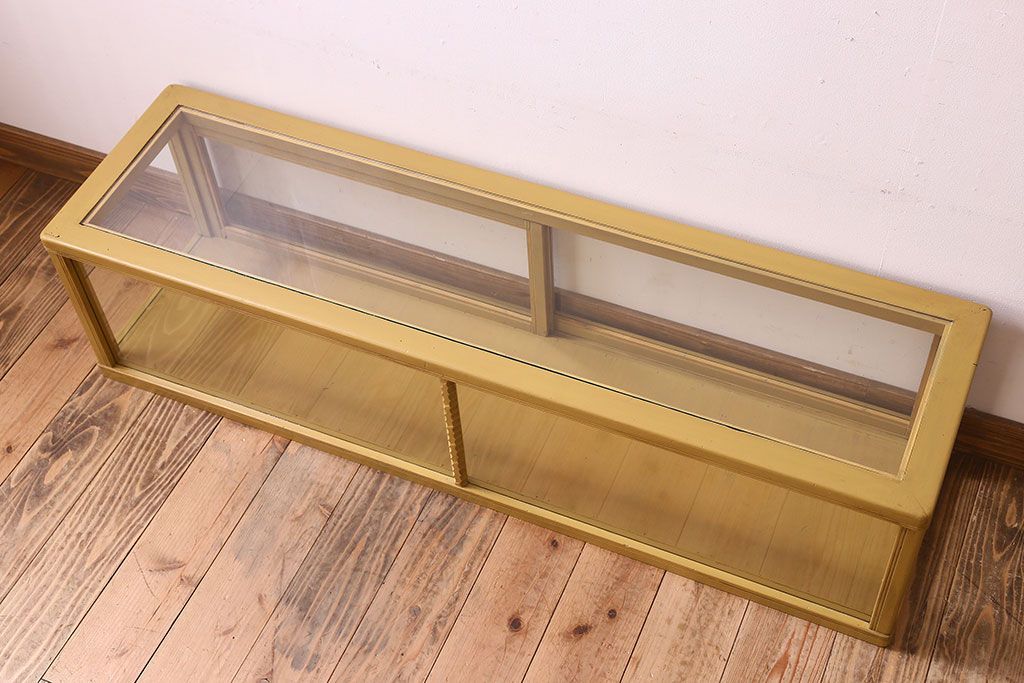 ペイント家具 大正〜昭和期 横長 シンプルなデザインが魅力的なガラスケース(ショーケース、飾り棚、陳列棚)