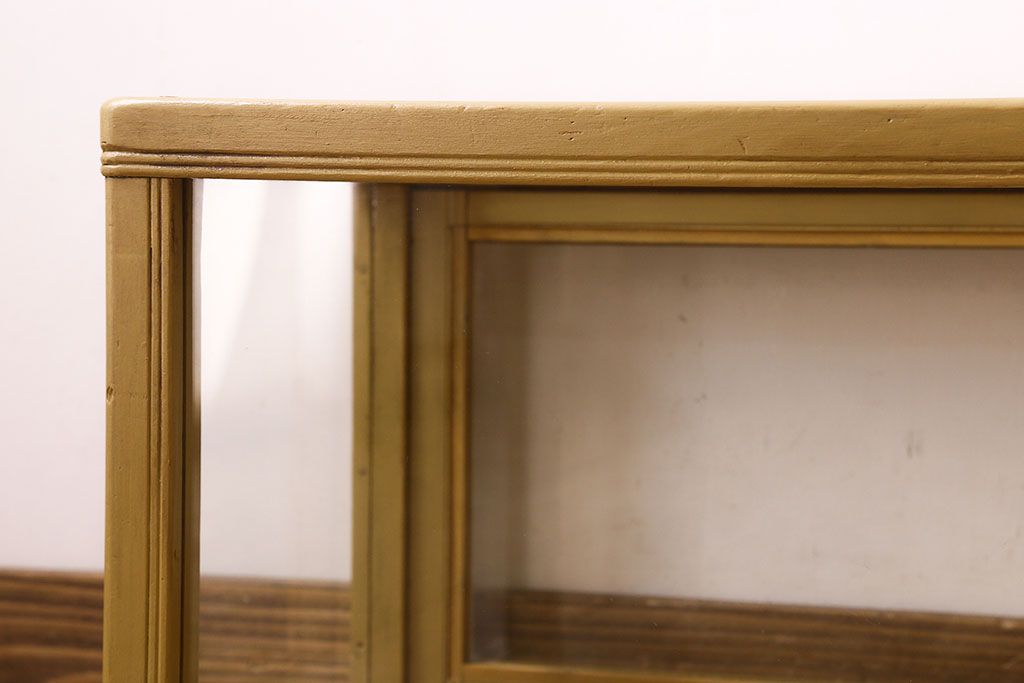 ペイント家具 大正〜昭和期 横長 シンプルなデザインが魅力的なガラスケース(ショーケース、飾り棚、陳列棚)