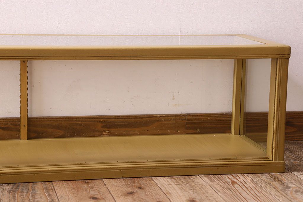 ペイント家具 大正〜昭和期 横長 シンプルなデザインが魅力的なガラスケース(ショーケース、飾り棚、陳列棚)