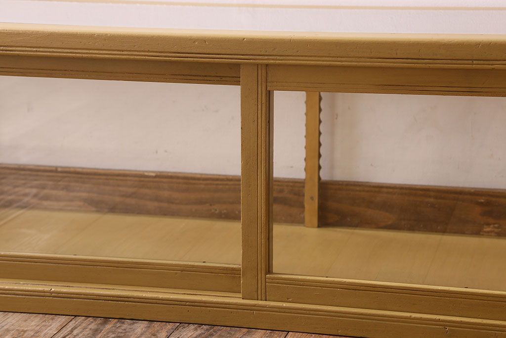 ペイント家具 大正〜昭和期 横長 シンプルなデザインが魅力的なガラスケース(ショーケース、飾り棚、陳列棚)