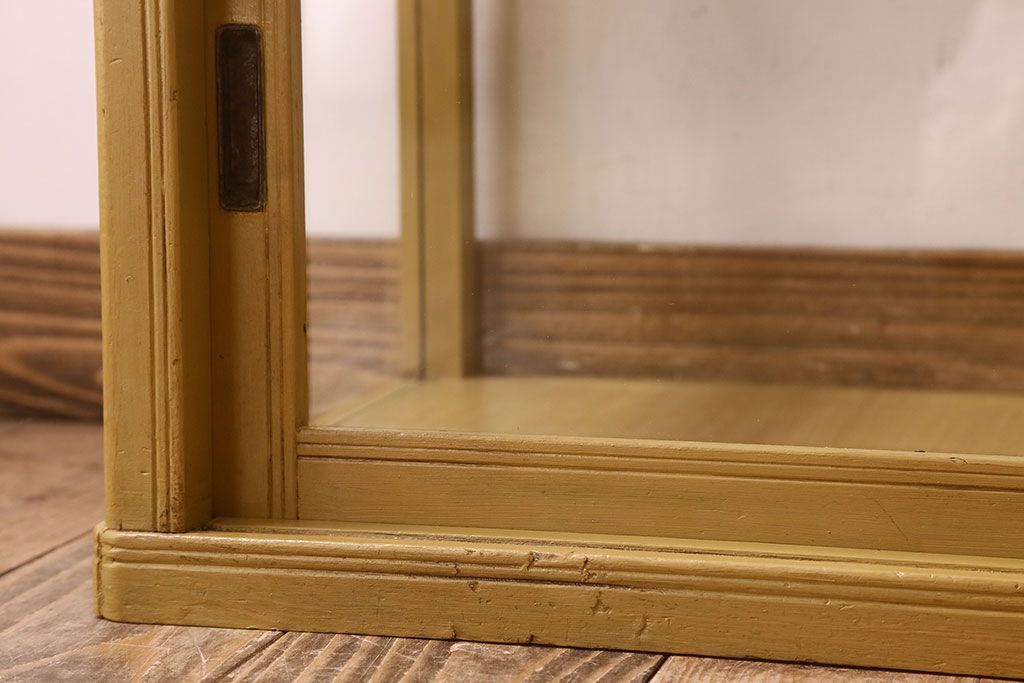 ペイント家具 大正〜昭和期 横長 シンプルなデザインが魅力的なガラスケース(ショーケース、飾り棚、陳列棚)