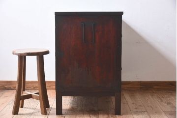 アンティーク家具　和製アンティーク 明治期　脚付き　モダンな雰囲気が魅力的なタンスローチェスト(衣装箪笥、引き出し、テレビ台)