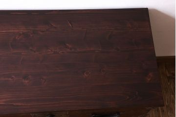 アンティーク家具　和製アンティーク 明治期　脚付き　モダンな雰囲気が魅力的なタンスローチェスト(衣装箪笥、引き出し、テレビ台)