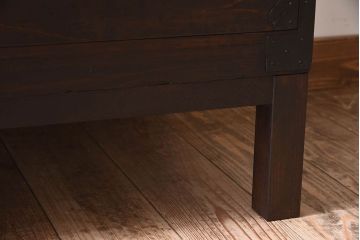 アンティーク家具　和製アンティーク 明治期　脚付き　モダンな雰囲気が魅力的なタンスローチェスト(衣装箪笥、引き出し、テレビ台)