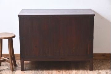アンティーク家具　和製アンティーク 明治期　脚付き　モダンな雰囲気が魅力的なタンスローチェスト(衣装箪笥、引き出し、テレビ台)