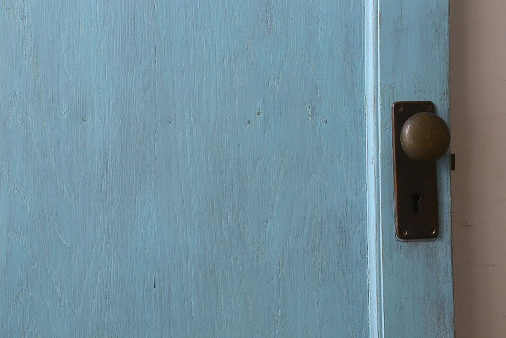 ペイント家具　昭和期　モールガラス入り　シャビーな雰囲気漂う木製ドア(扉)