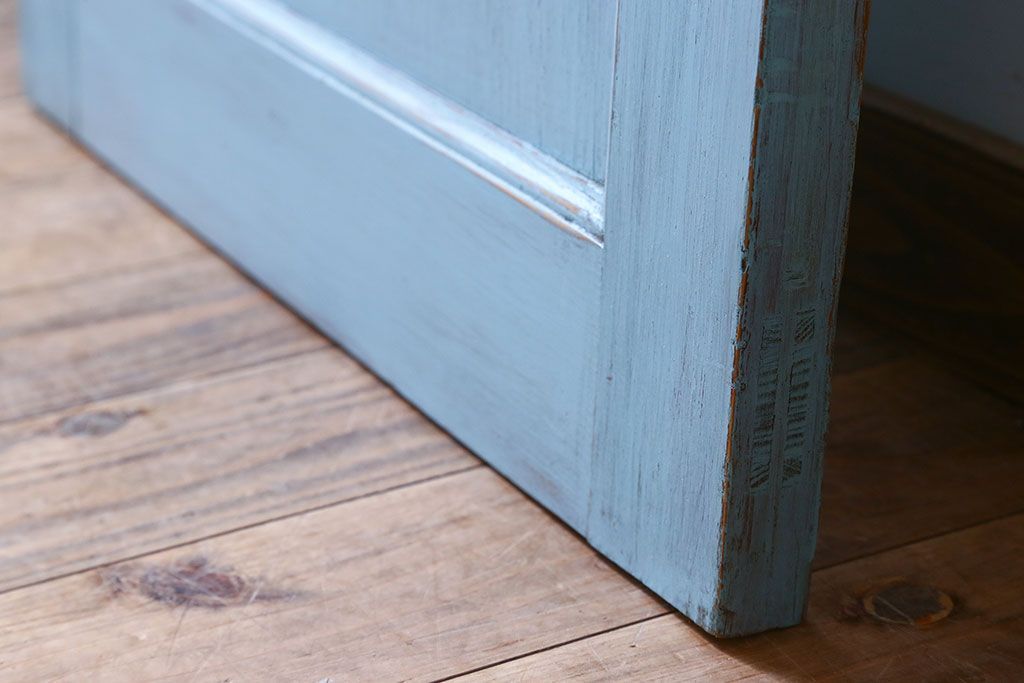 ペイント家具　昭和期　モールガラス入り　シャビーな雰囲気漂う木製ドア(扉)