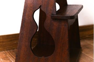 アンティーク雑貨　大正昭和期　ひょうたんのアクセント　懐かしさ漂う踏み台(花台、飾り台)