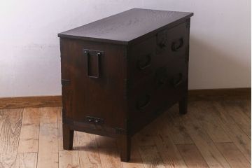 アンティーク家具　和製アンティーク　天板栗材　和モダンの空間を引きたてる　脚付きタンスローチェスト(衣装箪笥、引き出し、テレビ台)