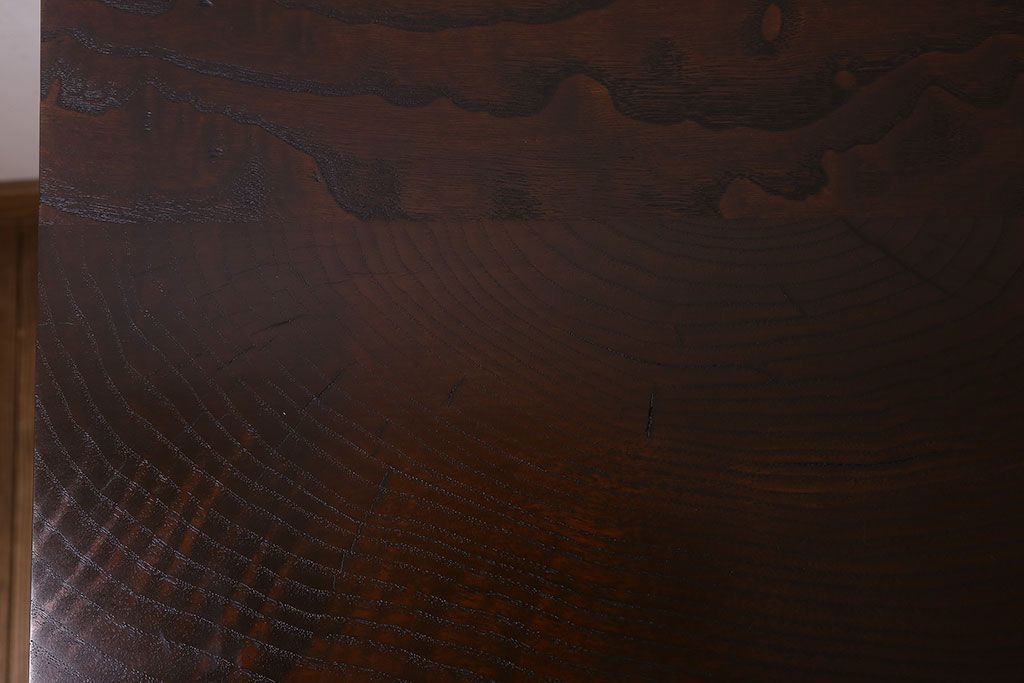 アンティーク家具　和製アンティーク　天板栗材　和モダンの空間を引きたてる　脚付きタンスローチェスト(衣装箪笥、引き出し、テレビ台)