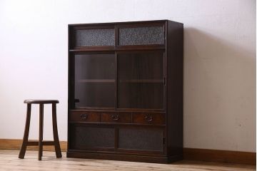 レトロ家具　昭和レトロ　美しいダイヤガラス入り!薄型収納棚(戸棚、食器棚)