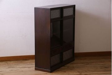 レトロ家具　昭和レトロ　美しいダイヤガラス入り!薄型収納棚(戸棚、食器棚)