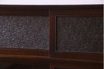 レトロ家具　昭和レトロ　美しいダイヤガラス入り!薄型収納棚(戸棚、食器棚)