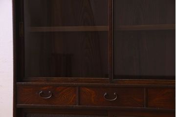 レトロ家具　昭和レトロ　美しいダイヤガラス入り!薄型収納棚(戸棚、食器棚)