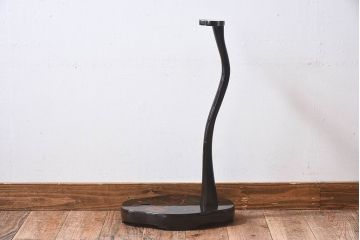アンティーク雑貨　和製アンティーク　蒔絵　珍しい図柄の木製刀掛け(太刀掛け)