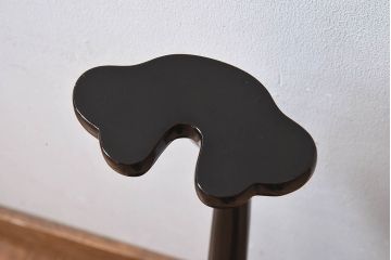 アンティーク雑貨　和製アンティーク　蒔絵　珍しい図柄の木製刀掛け(太刀掛け)