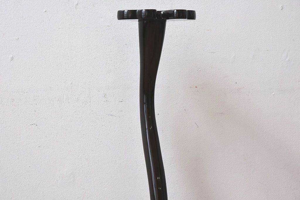 アンティーク雑貨　和製アンティーク　蒔絵　珍しい図柄の木製刀掛け(太刀掛け)