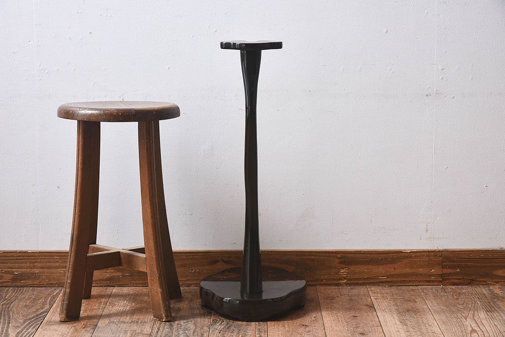 アンティーク雑貨　和製アンティーク　蒔絵　珍しい図柄の木製刀掛け(太刀掛け)