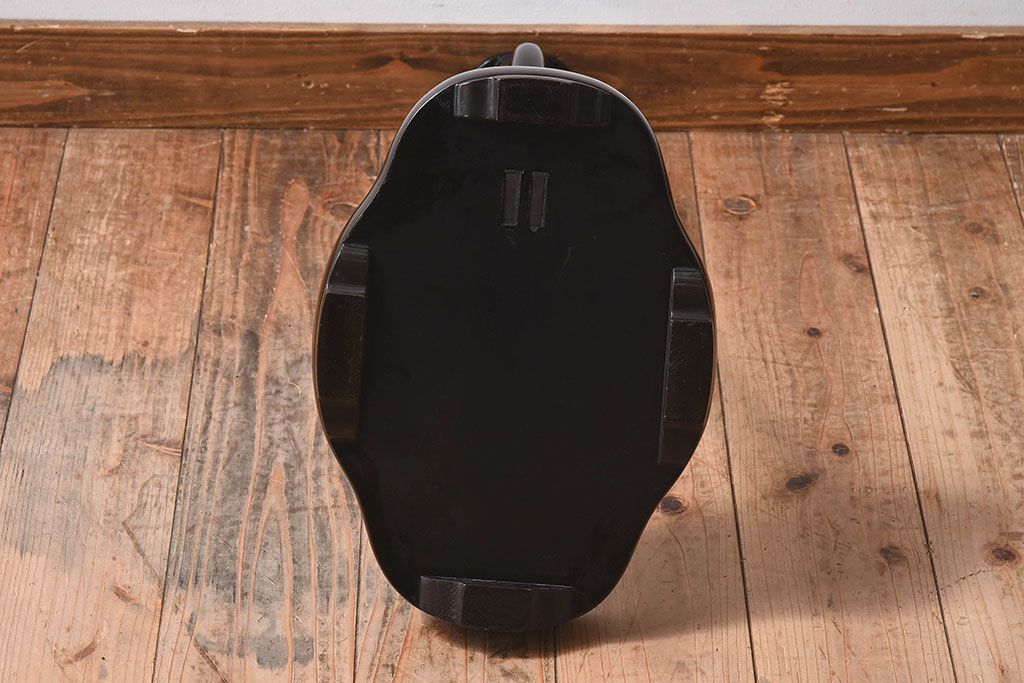 アンティーク雑貨　和製アンティーク　蒔絵　珍しい図柄の木製刀掛け(太刀掛け)