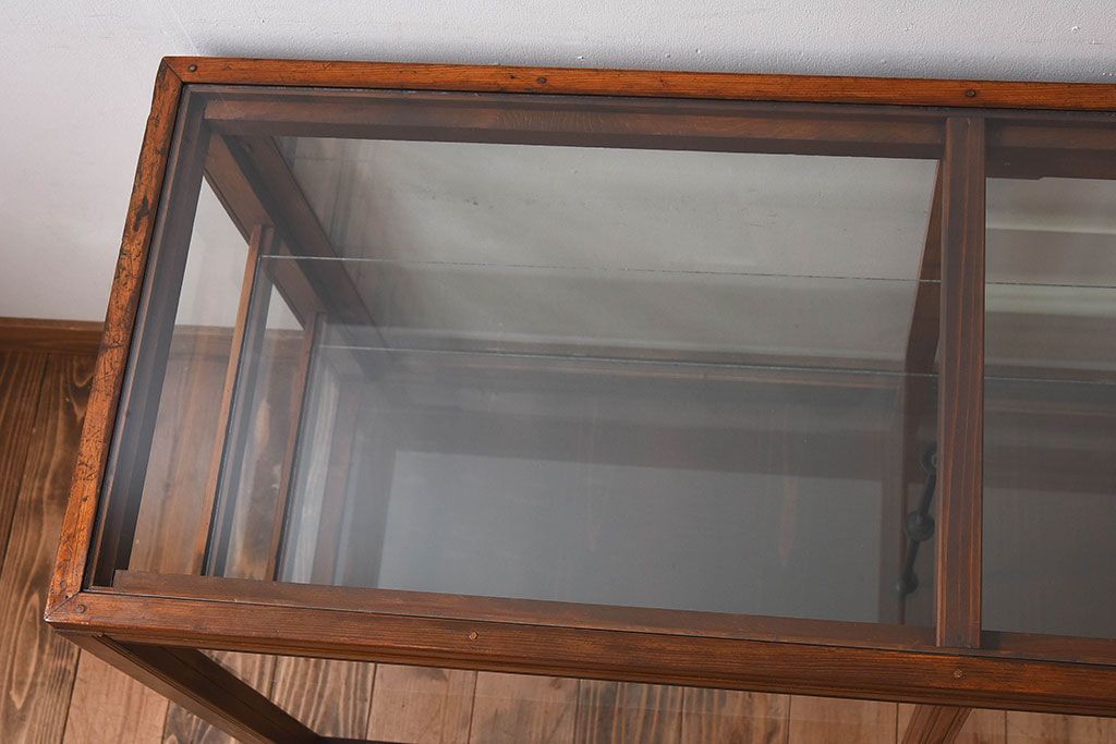 レトロ家具　和製アンティーク　レトロな雰囲気が魅力的な商店のガラスケース(ショーケース、飾り棚、陳列棚)