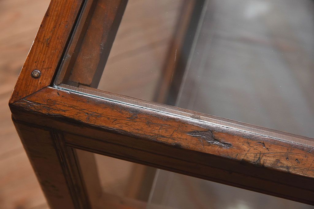 レトロ家具　和製アンティーク　レトロな雰囲気が魅力的な商店のガラスケース(ショーケース、飾り棚、陳列棚)