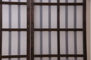 和製アンティーク　モダンな雰囲気漂うガラス格子戸(引き戸)2枚セット