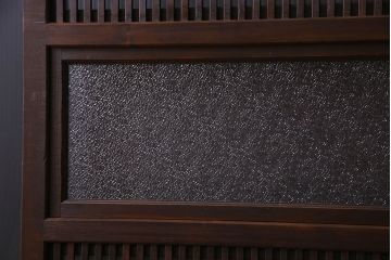 和製アンティーク　腰板ケヤキ材　モダンな格子戸(引き戸)2枚セット