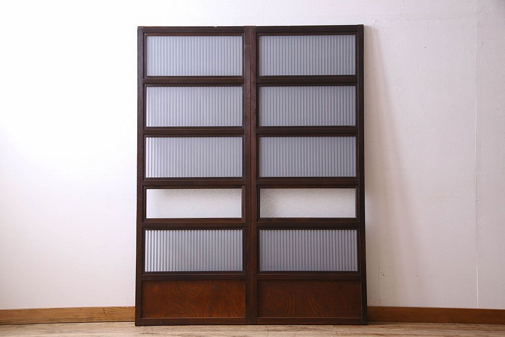 和製アンティーク　腰板ケヤキ材　モダンな格子戸(引き戸)2枚セット