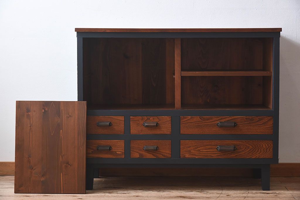 ペイント家具　和モダンなアンティークサイドキャビネット(収納棚、食器棚、戸棚)