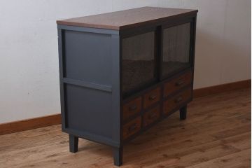 ペイント家具　和モダンなアンティークサイドキャビネット(収納棚、食器棚、戸棚)