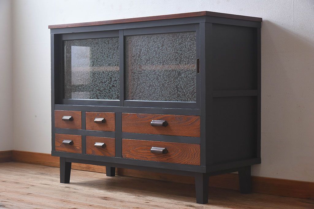 ペイント家具　和モダンなアンティークサイドキャビネット(収納棚、食器棚、戸棚)