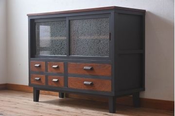 ペイント家具　和モダンなアンティークサイドキャビネット(収納棚、食器棚、戸棚)