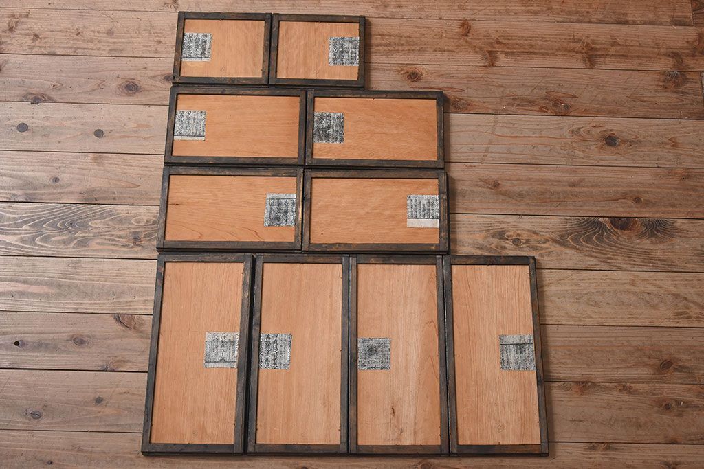 アンティーク家具　和製アンティーク　欅材製!和の空間を引きたてる大型の飾り棚(陳列棚)