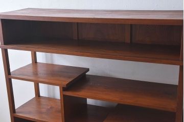 アンティーク家具　和製アンティーク　欅材製!和の空間を引きたてる大型の飾り棚(陳列棚)