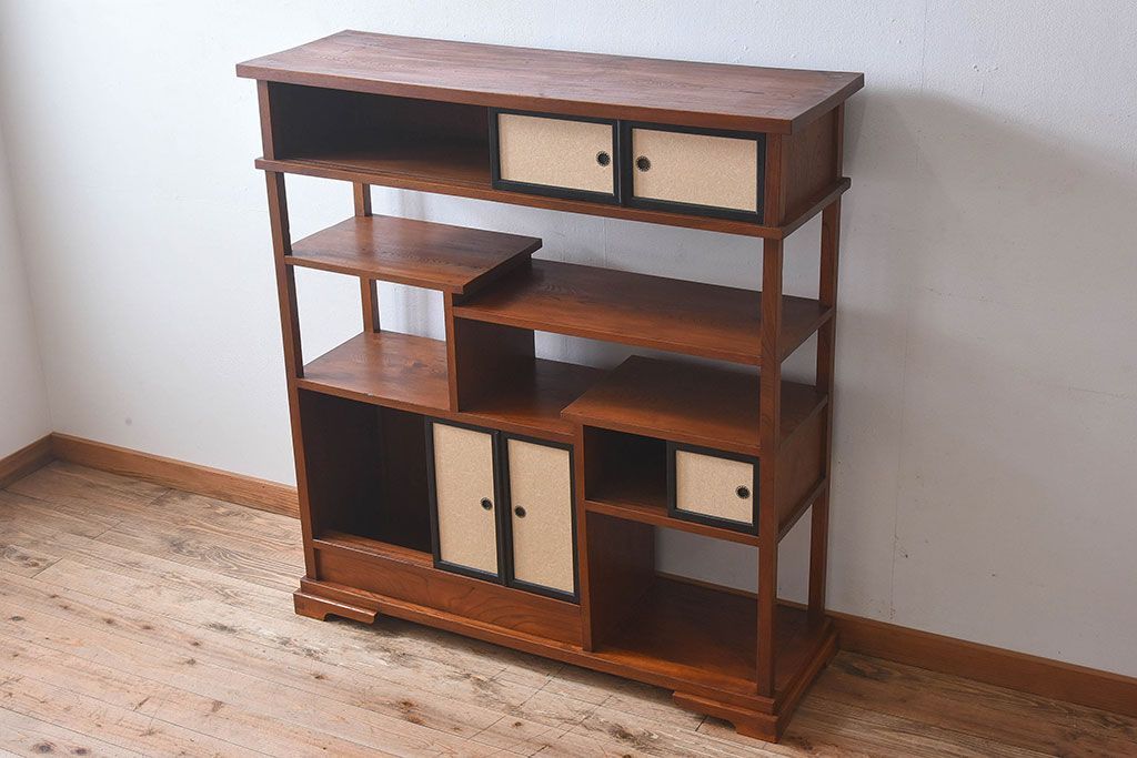 アンティーク家具　和製アンティーク　欅材製!和の空間を引きたてる大型の飾り棚(陳列棚)