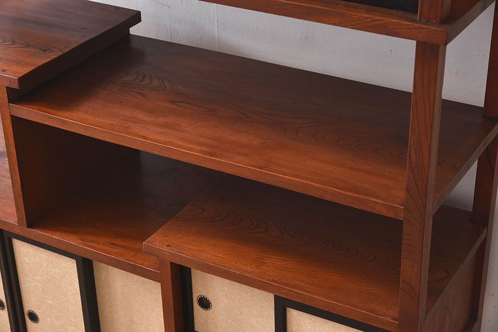 アンティーク家具　和製アンティーク　欅材製!和の空間を引きたてる大型の飾り棚(陳列棚)