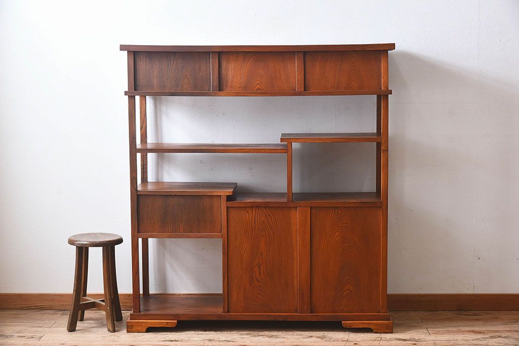 アンティーク家具　和製アンティーク　欅材製!和の空間を引きたてる大型の飾り棚(陳列棚)