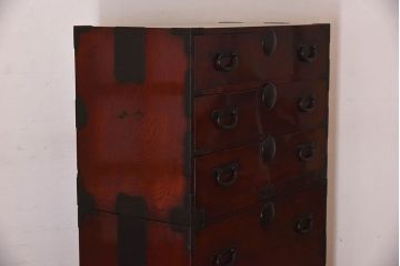 アンティーク家具　和製アンティーク　漆塗り　前面の玉杢が美しいケヤキ材の箪笥(衣装箪笥、引き出し)