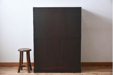 アンティーク家具　和製アンティーク　漆塗り　前面の玉杢が美しいケヤキ材の箪笥(衣装箪笥、引き出し)