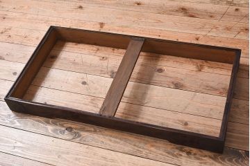 アンティーク家具　和製アンティーク　漆塗り　前面の玉杢が美しいケヤキ材の箪笥(衣装箪笥、引き出し)