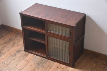 レトロ家具　和製アンティーク　レトロなガラス入り収納棚(戸棚、食器棚、本箱)