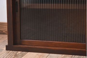 レトロ家具　和製アンティーク　レトロなガラス入り収納棚(戸棚、食器棚、本箱)