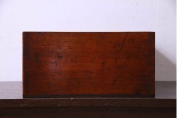 アンティーク雑貨　和製アンティーク　漆塗りが施されたレトロな木箱(収納箱、収納ケース)