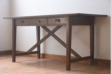 アンティーク雑貨　昭和レトロ　3杯引き出し付き!古い木製の作業台(テーブル、デスク、在宅ワーク、在宅用、陳列台)