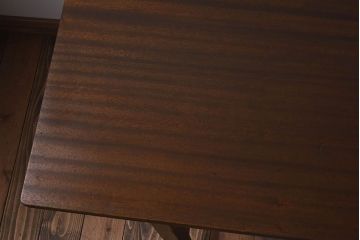 アンティーク雑貨　昭和レトロ　3杯引き出し付き!古い木製の作業台(テーブル、デスク、在宅ワーク、在宅用、陳列台)