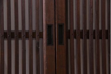 【S様ご成約分】和製アンティーク　和モダンなガラス入り格子戸(引き戸、建具)
