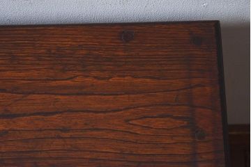 アンティーク家具　ナラ材製　上品なデザインが素敵なアンティーク卓上収納(ガラスケース、ショーケース、キャビネット)